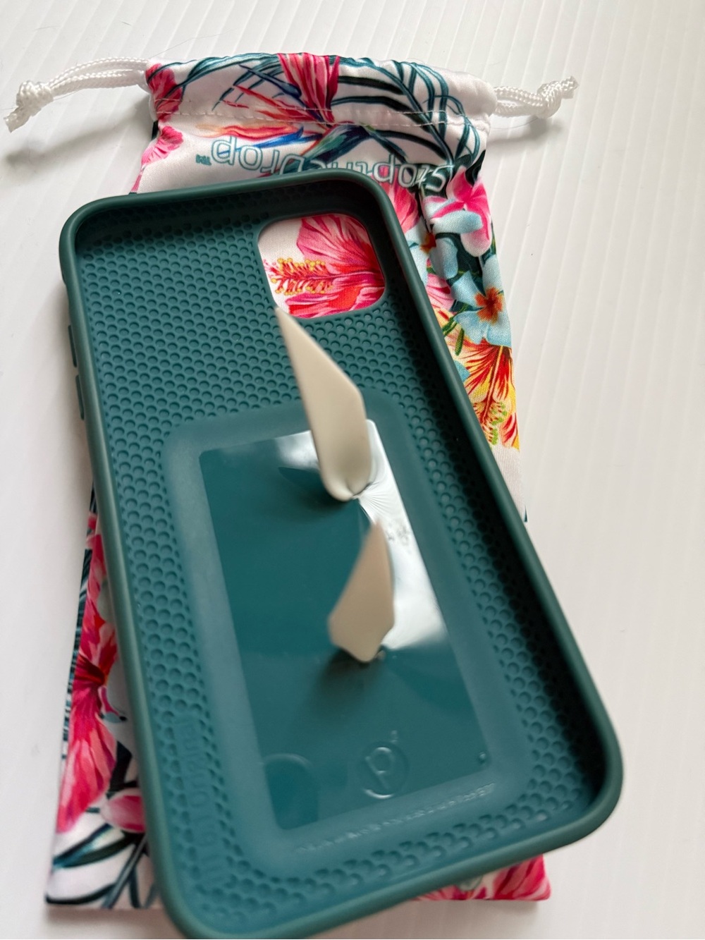 Loopy Case - Picture 5 of 5